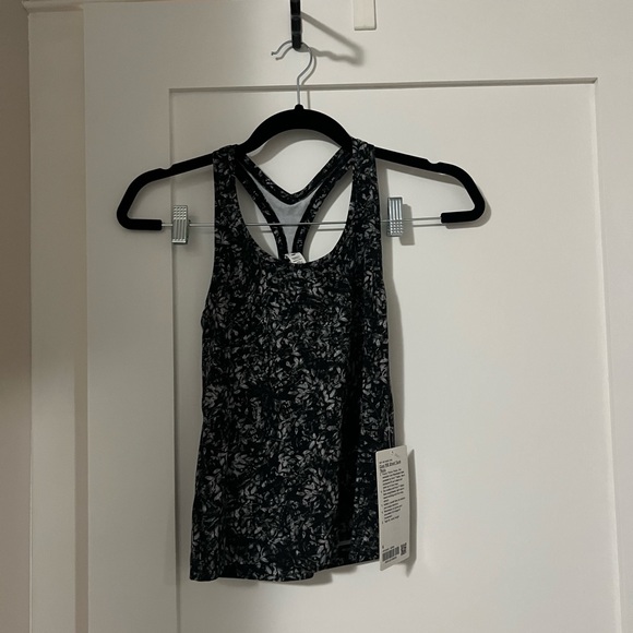 NWT Lululemon Cool Racerback Short Tank Nulu. Size 6 - Picture 2 of 3